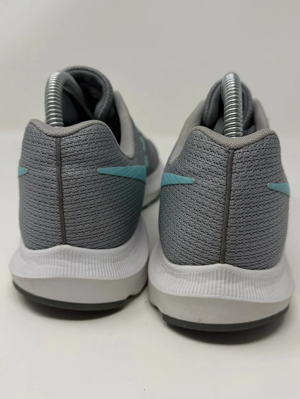 Nike Run Swift women’s  Gray & Teal Running Shoes Sz.9
